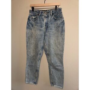 Abercrombie & Fitch High Rise Mom Jeans‎ Curve Love Acid Wash Size 28